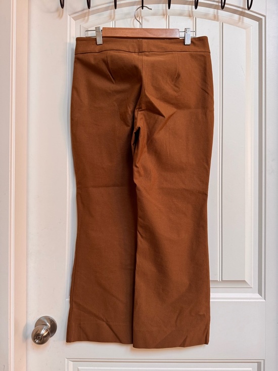 Vince Mid-Rise Kick Flare Cropped Pants in Toffee. Size 4 - Picture 3 of 7